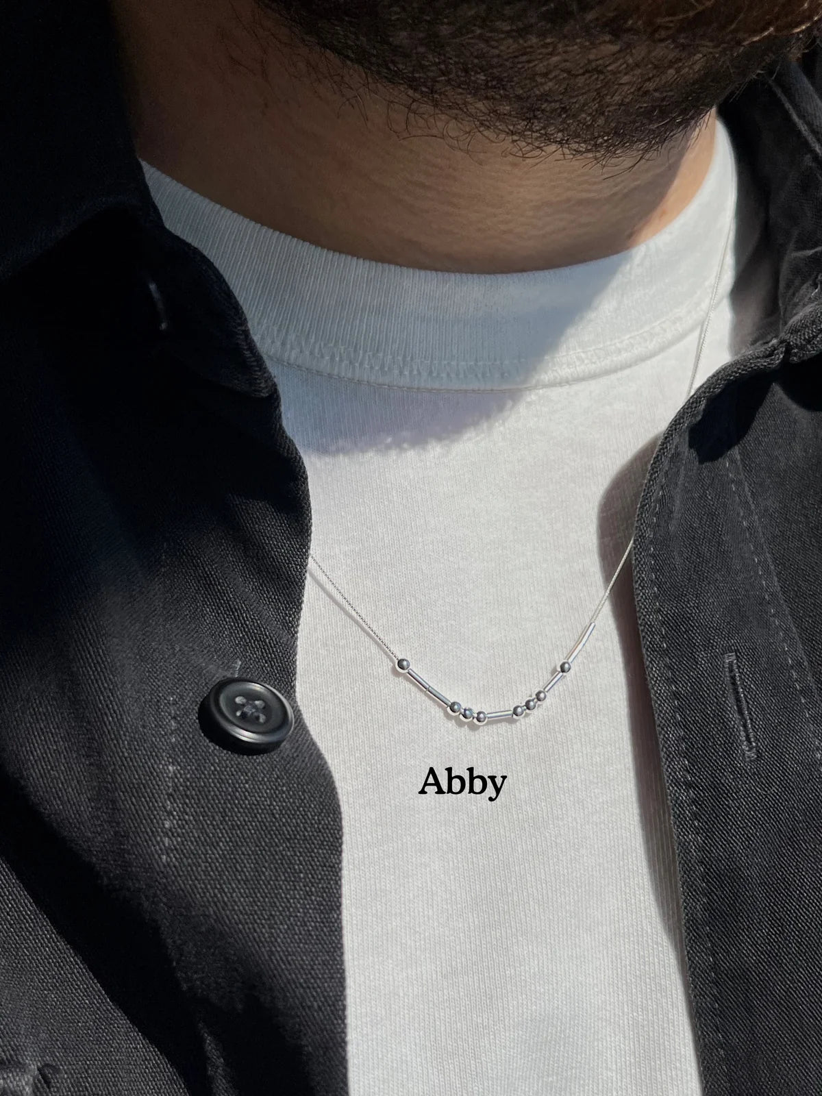 Collar en código Morse